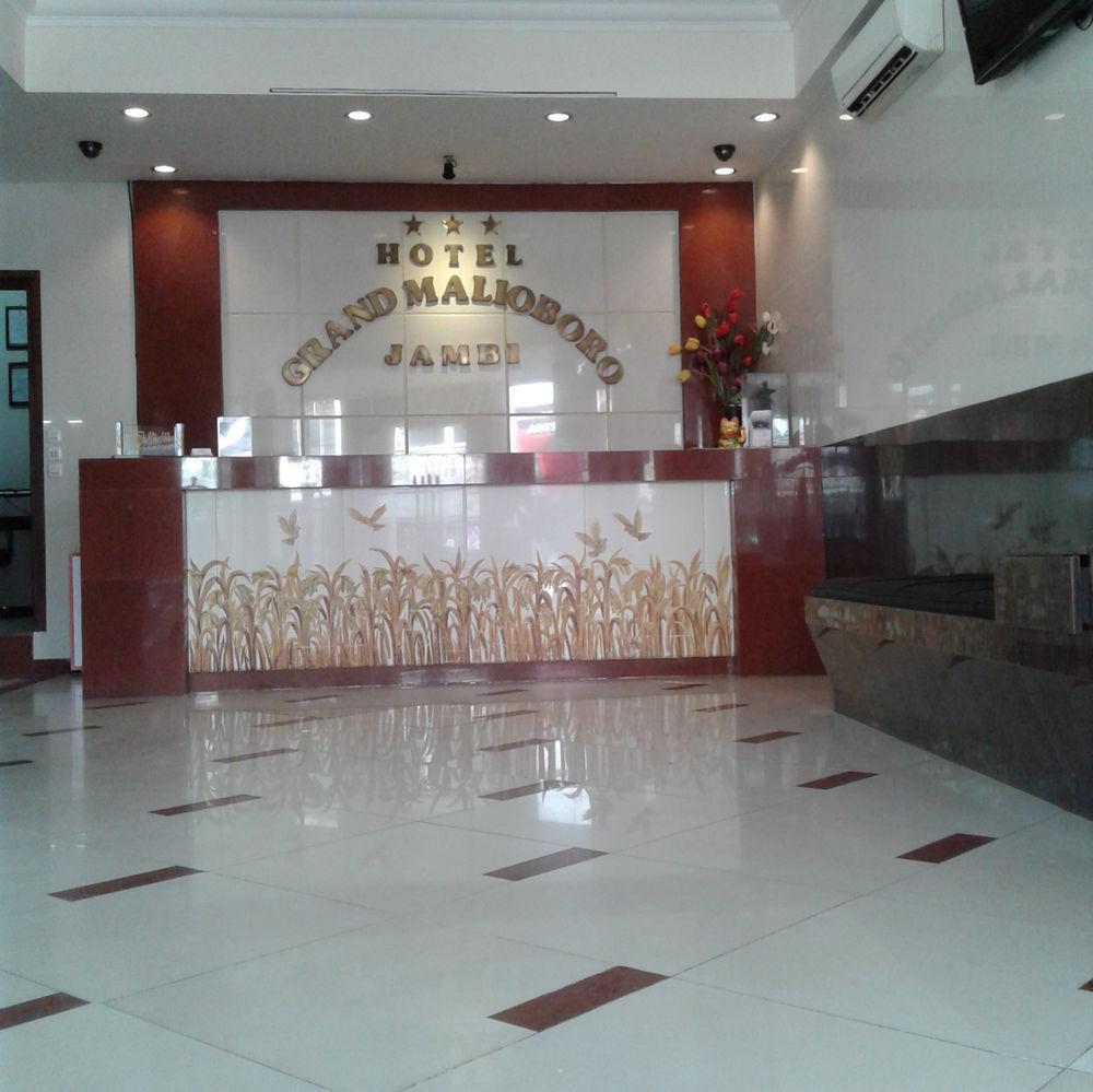 Grand Malioboro Hotel Jambi Exterior photo