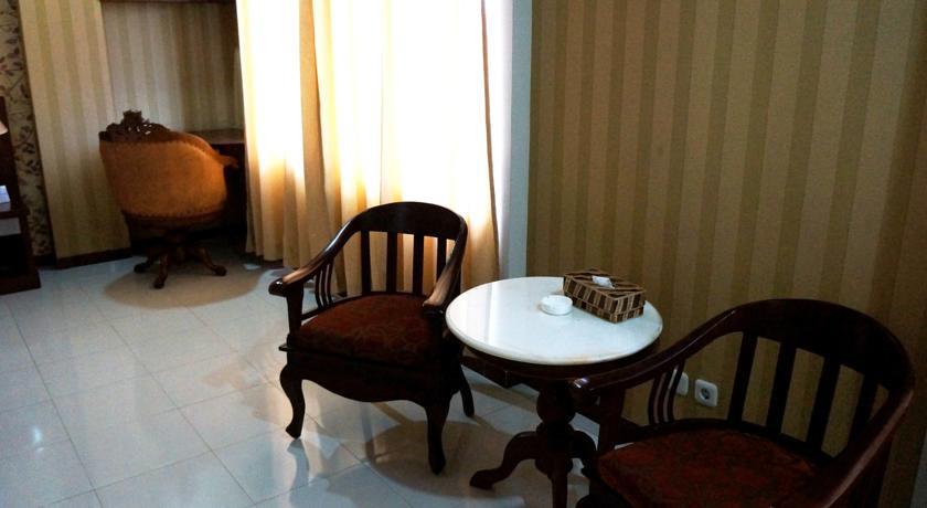 Grand Malioboro Hotel Jambi Room photo