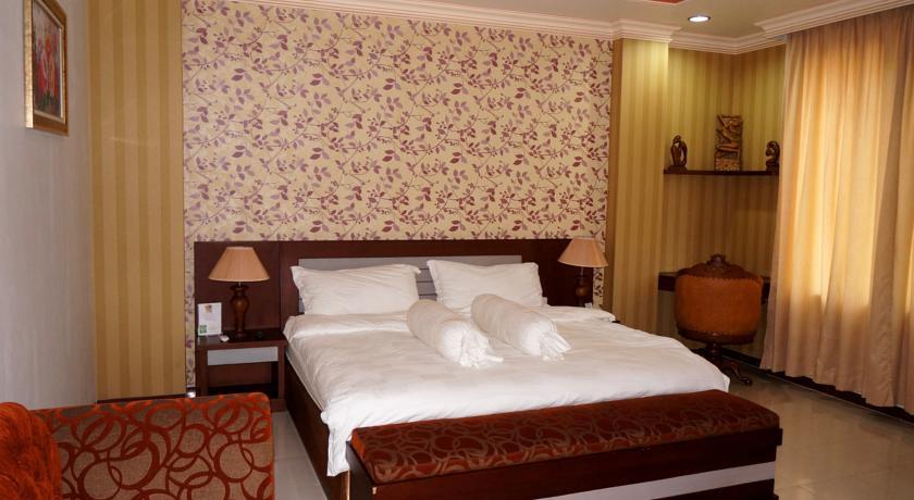 Grand Malioboro Hotel Jambi Room photo