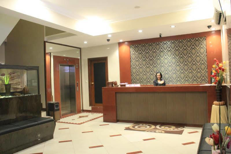 Grand Malioboro Hotel Jambi Exterior photo